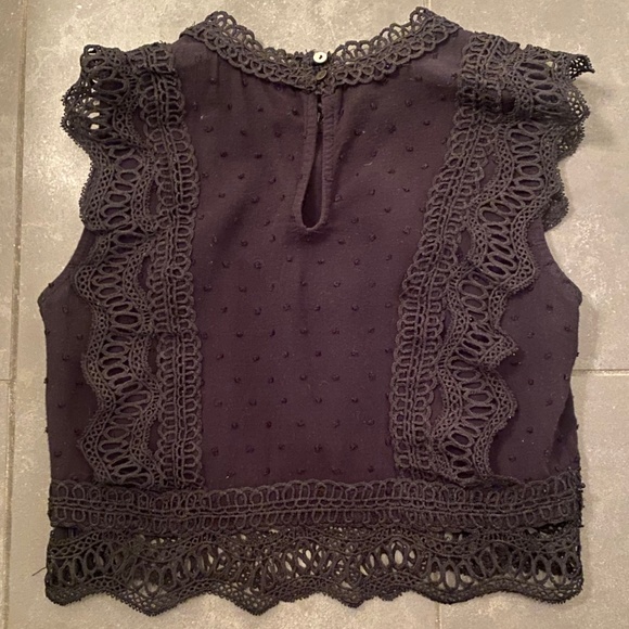 Back Lace Cropped Blouse - Picture 2 of 3